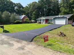 Best Asphalt Driveway Installation  in Pompton Lakes, NJ